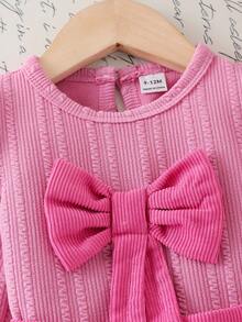 SHEIN Playful Pals 嬰兒女童白色針織紋理布料短袖長袖上衣與粉色燈芯絨裙 T-shirt 兩件套，甜美可愛兒童套裝 - 粉色 - 查看 9