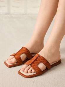 MOTF PREMIUM Sandal Datar Wanita Kasual Musim Panas Baru untuk Liburan Pantai Cokelat - Cokelat 4 - View 2