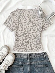 Attitoon 女款 T-Shirt，休閒極簡運動街頭風百搭聚會機場 Y2K 上衣，數字字母學院風淺灰色豹紋印花，女款外出穿搭，夏季 - 白色 - 查看 2