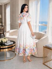 SHEIN Lady 大码碎花圆领短袖连衣裙 - 彩色 - 查看 2