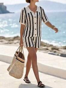 SHEIN Holidaya 新款春夏海灘度假風奶油杏色鏤空紋理撞色 Polo 領柔軟休閒復古下擺居家慵懶舒適女款高級設計日常針織開襟衫與綁帶短褲兩件套 - 黑色 - 查看 3