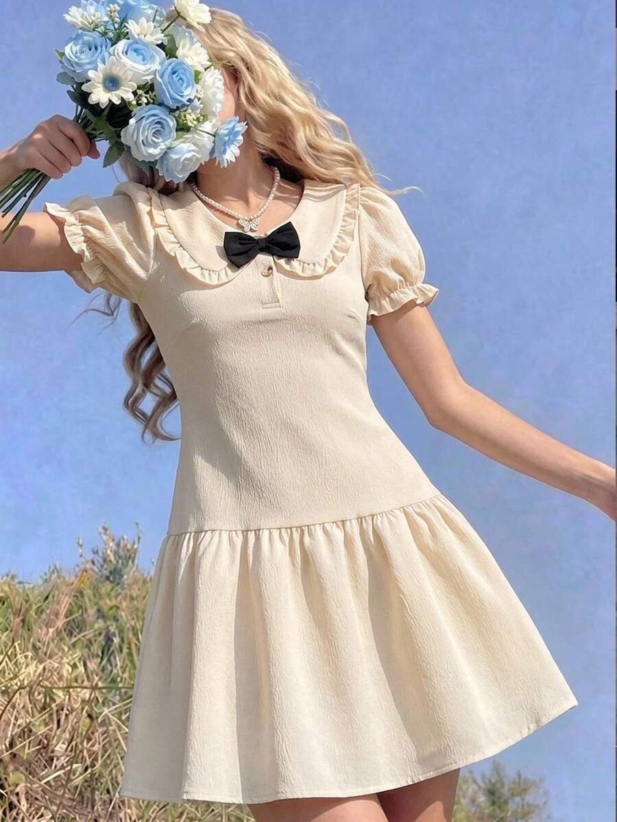 SHEIN 春/夏新款彼得潘領休閒可愛A字版型紋理面料蝴蝶結設計洋裝 - 杏色 - 查看 1
