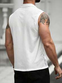 Manfinity Homme 男士大尺碼純白色羅紋 Polo 領無袖上衣，時尚修身背心，休閒夏季度假，復古 Y2K 優雅套頭衫，度假穿搭 - 白色 - 查看 2