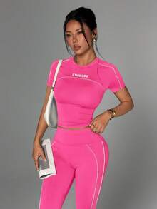 SHEIN Dewbera 女款黑白配色修身短袖圓領運動T恤與喇叭褲運動套裝 - 玫紅色 - 查看 4