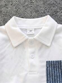 SHEIN 兒童男童 2 件組 牛仔口袋拼接 T 恤與條紋紋理牛仔短褲套裝，領口設計短袖 T 恤/短褲套裝 - 彩色 - 查看 3