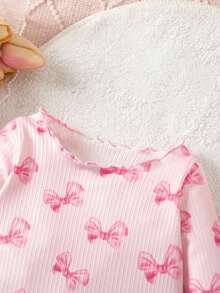 Conjunto de pijama para recién nacido con patrón de dibujos animados lindo, cuello redondo con volantes, manga corta, tejido de punto y ajuste cómodo - Rosa Pálido - Ver 3