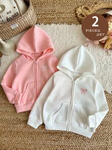 SHEIN LMoss Kids 買1送1，2件組女童純色連帽寬鬆休閒衛衣，度假風，休閒學院風，適合秋冬，日常休閒穿搭，學校，聖誕節，女童冬季服飾，聖誕套裝，派對套裝，日常上學，生日套裝，公主套裝，母女/姐妹套裝，柔軟舒適，天鵝絨面料 - 彩色 - 查看 4