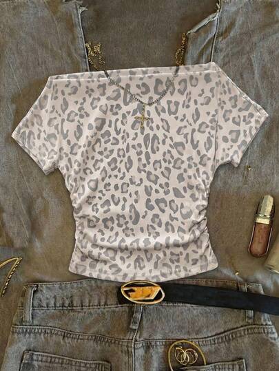 Attitoon Camiseta ajustada de hombro asimétrico para mujer, casual minimalista vintage punk Y2K versátil para fiesta, estampado de leopardo gris claro, atuendo para festival de música, estilo gótico, atuendo de verano