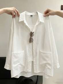 SHEIN Essnce Camisa blanca de botones holgada y cómoda para mujer talla grande, estilo casual tradicional minimalista, con bolsillos grandes, top de primavera/otoño/verano - Blanco - Ver 4
