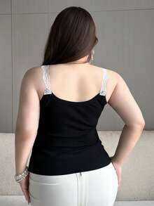 REIGN AVE Solid Color Half-Open Front Fitted Elastic Cropped Camisole And Tank Top - Black - View 2