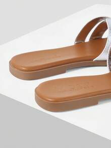 MOTF PREMIUM WOMEN'S COMFORTABLE SIMPLE VERSATILE FLAT SANDALS SUMMER - Silver - View 7