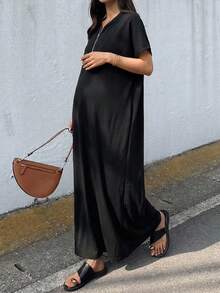 Dazy Maternity 純色圓領半鈕扣前襟寬鬆長版休閒日常孕婦洋裝 夏季 - 黑色 - 查看 1
