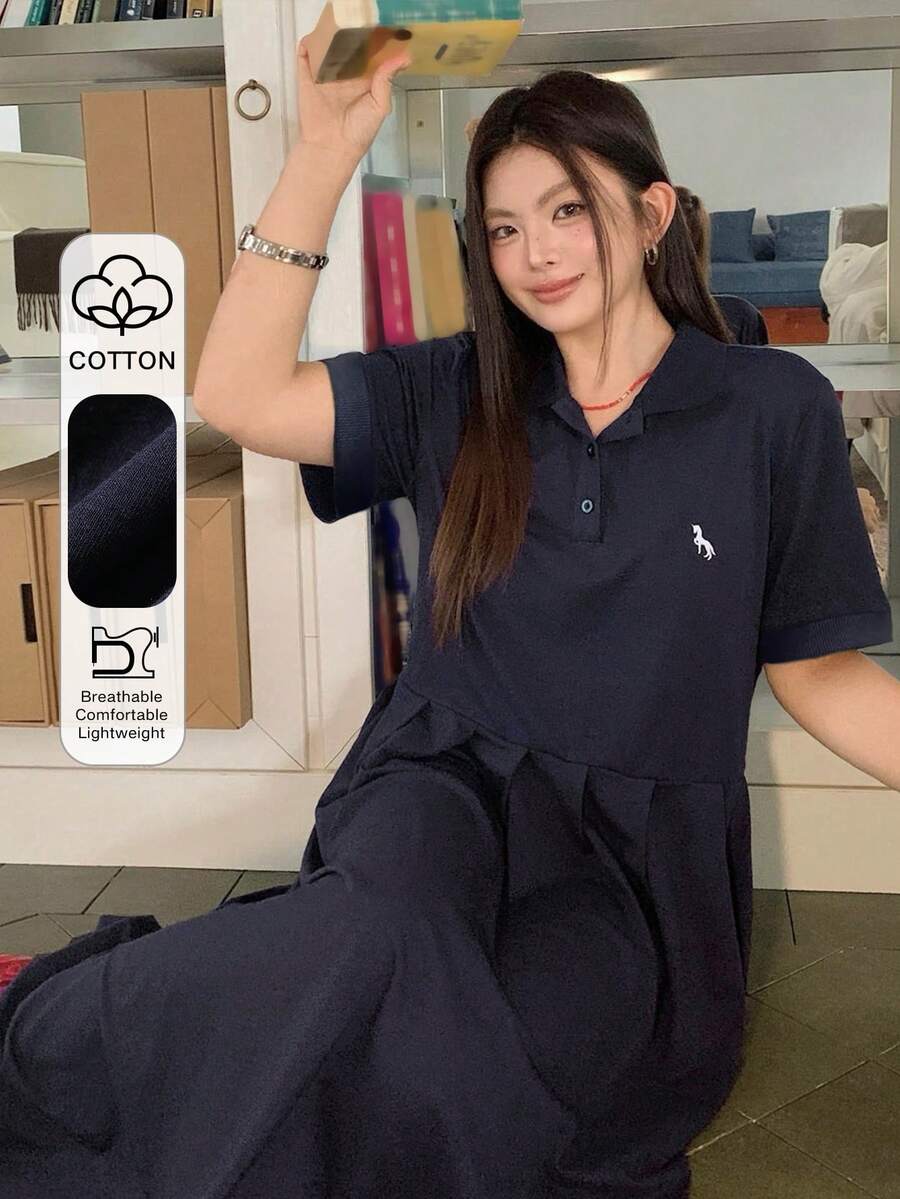 Dazy Plus 素色半開襟短袖刺繡圖案學院風收腰休閒針織長版大碼女款春夏季洋裝 - 藏蓝色 - 查看 1