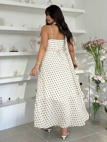 GalTyme Gaun Camisole Wanita Ukuran Plus dengan Motif Polkadot dan Kerah Berkerut - Aprikot - View 2