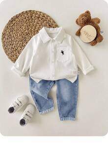 SHEIN Baby Boy Knight Graphic Print Textured Single-Breasted Shirt And Pocket Distressed Denim Jeans 2 Pieces Set - Light Wash - View 6