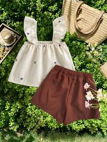 SHEIN Elladie kids 2件組少女波希米亞風兩件式套裝，杏色紋理布料細肩帶拼接背心，荷葉邊下擺，精緻彩色刺繡，復古花卉圖案，彈性腰後背，搭配咖啡色純色寬腿短褲，寬鬆休閒版型，輕便夏季露營、購物、旅行穿搭 - 杏色 - 查看 2