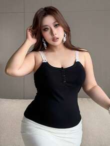 REIGN AVE Solid Color Half-Open Front Fitted Elastic Cropped Camisole And Tank Top - Black - View 5