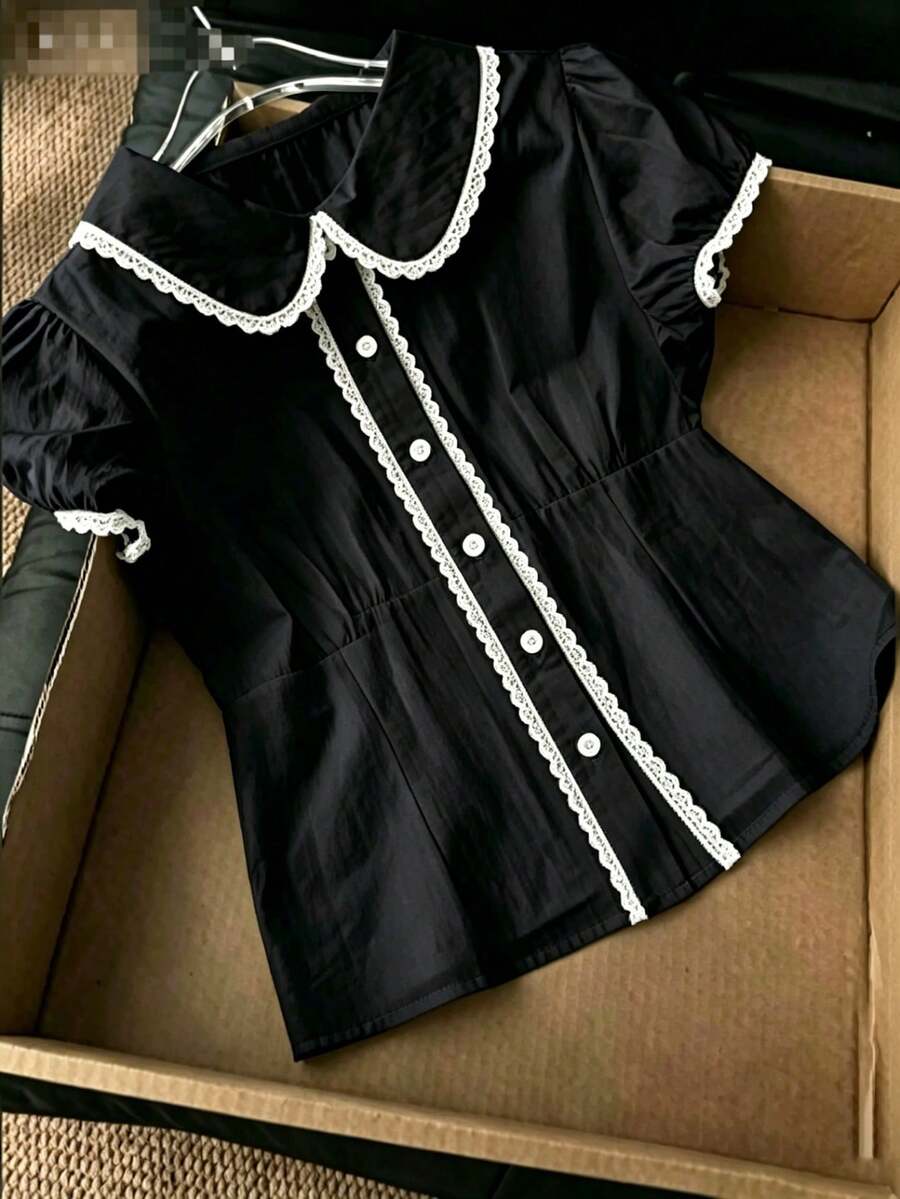 GlowEve CURVE Camisa casual versátil de uso diario para mujer de talla grande, color liso, con cuello Peter Pan y abotonadura sencilla - Negro - Ver 1