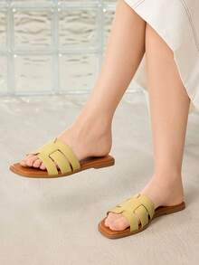 MOTF PREMIUM WOMEN'S COMFORTABLE SIMPLE VERSATILE FLAT SANDALS - Light yellow - View 8