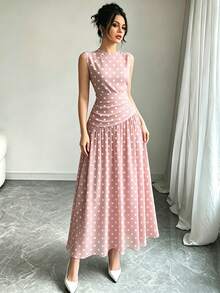 Modelyn 白色波點圖案深棕色法式雪紡長洋裝，女款低領無袖收腰修身設計，抓皺腰部顯瘦，夏季度假風優雅日常穿搭 - 彩色 - 查看 3