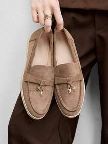 Marrone kaki.