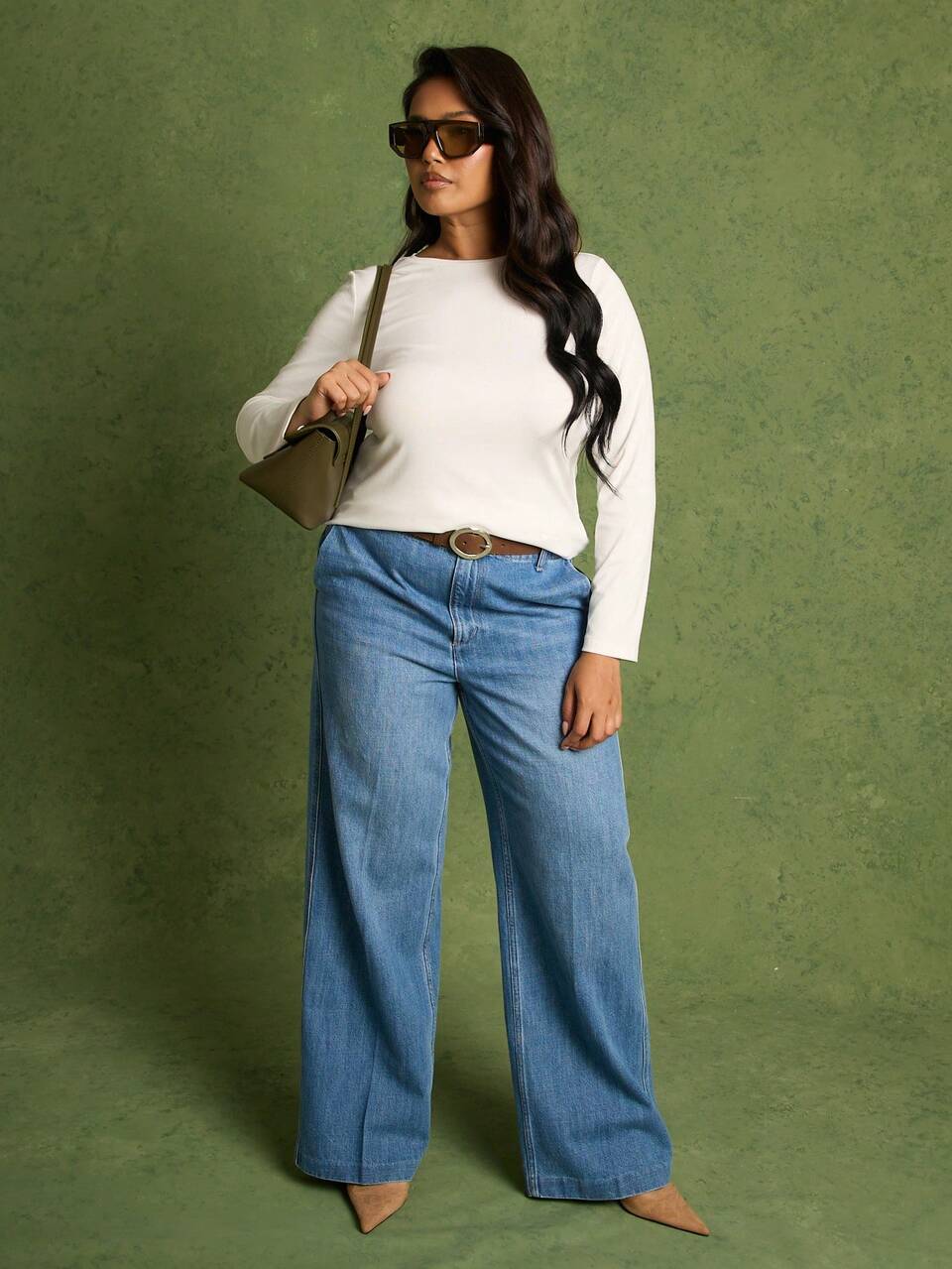 Große Größen geripptes weiches einfarbiges Rundhals-Einfach-Langarm-Top vielseitiges weißes T-Shirt Alltagsessentials Basics Garderoben-Stapler Flughafen Reise bequem Frühling Sommer Schichten weißes Top Wochenendkleidung mit Jeans