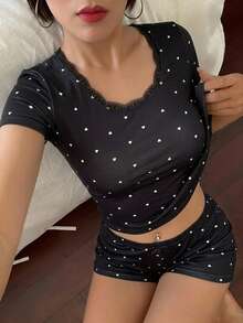DAZY Conjunto de pijama de verano para mujer de 2 piezas con camiseta de manga corta de cuello redondo con estampado de corazones y patchwork de encaje & pantalones cortos ajustados - Negro - Ver 4