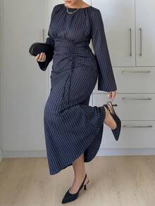SHEIN Tall CURVE 大尺碼女款條紋百褶休閒端莊保守優雅極簡日常正式雞尾酒會辦公室教師節洋裝 海軍藍 秋季 - 藏蓝色 - 查看 5