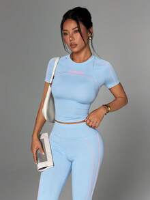 SHEIN Dewbera 女款黑白配色修身短袖圓領運動T恤與喇叭褲運動套裝 - 淺藍色 - 查看 4