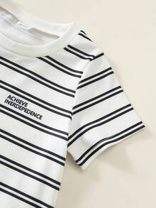 SHEIN 2件組男嬰可愛都市學院風休閒短袖 Polo 衫與彈性腰格紋長褲套裝，適合生日派對、晚宴、表演、婚禮、滿月、洗禮、1 歲生日慶祝及嬰兒洗禮派對 - 彩色 - 查看 6