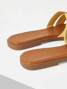 MOTF PREMIUM WOMEN'S COMFORTABLE SIMPLE VERSATILE FLAT SANDALS - Light yellow - View 7