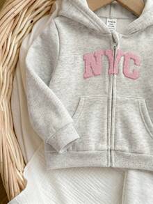 SHEIN 女嬰休閒可愛字母印花連帽衫與長褲套裝 - 淺粉色 - 查看 5