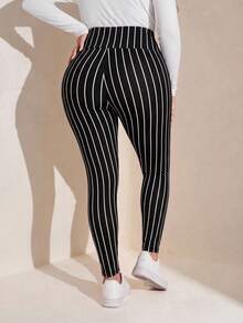 SHEIN LUNE 大尺碼女款條紋高腰休閒百搭內搭褲 - 黑與白 - 查看 2