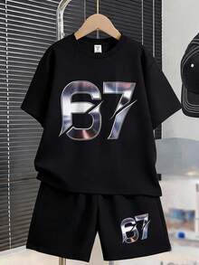 SHEIN 兒童 2 件組大童男孩數位印花 T 恤與短褲套裝 返校季 Y2K 風格 英文字母與數字 67 - 彩色 - 查看 7