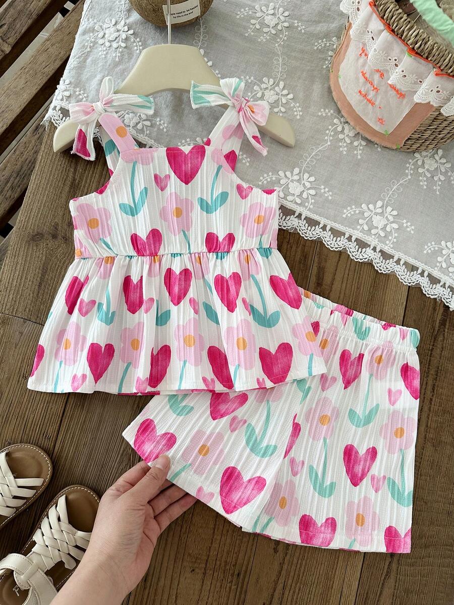 SHEIN 2件組女嬰幼兒白色夏季可愛飄逸度假風心形與花朵印花細肩帶背心短褲套裝 蝴蝶結裝飾 甜美慵懶風 - 彩色 - 查看 1