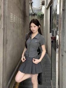 DAZY 女款字母印花休閒 Polo 領短袖 T 恤學院風上衣 - 灰色 - 查看 6