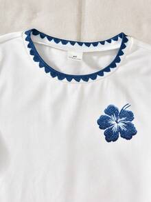 Elladie kids 女童休閒日常穿著深藍色木槿花刺繡圖案白藍對比針織上衣，平滑挺括面料，圓領蕾絲飾邊短袖上衣，高腰喇叭長褲兩件套，女童外出休閒套裝 - 白色 - 查看 5
