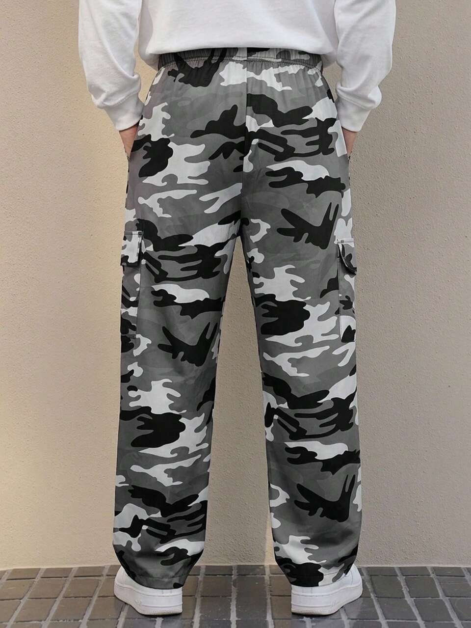 Men's Long Camouflage Cargo Pants With Elastic Waist And Pocket Design