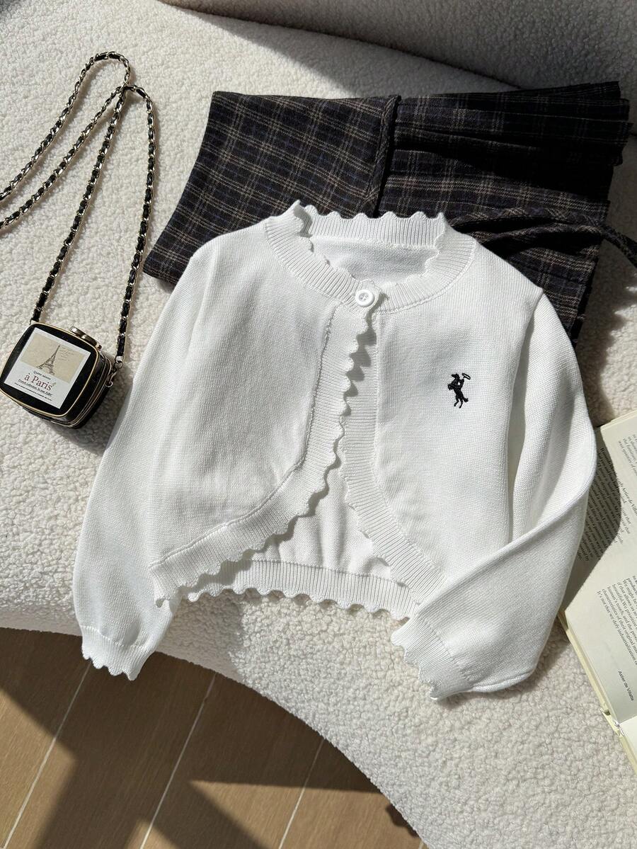 SHEIN 女童白色小開襟衫，附小標誌刺繡與荷葉邊飾，可搭配裙子/公主裙，百搭小外套