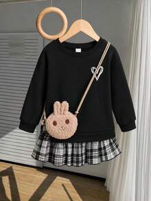 SHEIN Elladie kids 返校季女童 4-7 歲休閒圓領長袖衛衣，愛心印花裝飾，時尚英倫風黑白格紋創意拼接下擺，適合女童外出、聚會、學校表演、日常穿著，秋冬搭配 - 黑色 - 查看 3