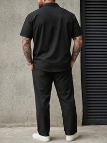 Manfinity Homme 大码男士时尚短袖上衣和长裤两件套，适合夏季舒适服装 - 黑色 - 查看 2