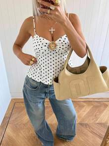 SHEIN EZwear توب كاميسول نسائي متنوع الاستخدام للارتداء اليومي، مزين بنقشة البولكا دوت المعدنية والطيات - أبيض - مشاهدة 9