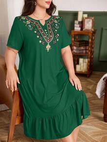 SHEIN Camisón de mujer casual con estampado floral retro, cuello en V, ribete de volantes, manga corta, talla grande - Verde - Ver 5