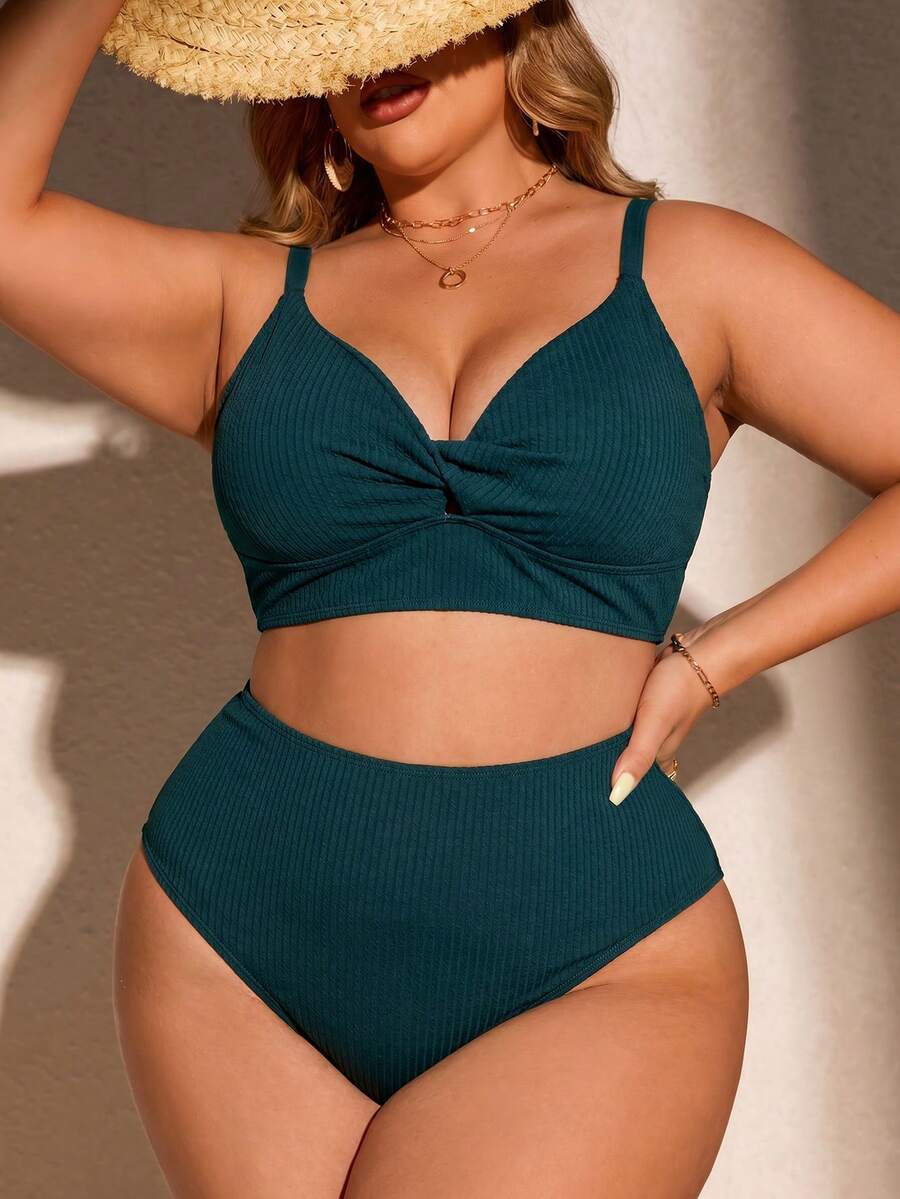 SHEIN Swim Curve 大尺碼女款夏季海灘純色抓皺細肩帶性感比基尼上衣與三角褲兩件式泳衣套裝 - 墨綠色 - 查看 1