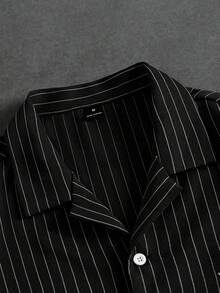 男士色織螞蟻條紋短袖襯衫 STYNVO 系列 字母壓紋經典款，適合正式或休閒場合、休閒度假、聚會、簡約辦公、居家百搭，適合自用或送給朋友的熱銷舒適面料襯衫 - 黑色 - 查看 5