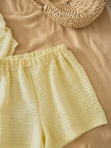 SHEIN Conjunto de camiseta de manga corta asimétrica de diseñador amarillo para adolescente (niña) con cuello inclinado y cintura con volantes, - Amarillo - Ver 4