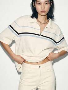 FRIFUL 女款半鈕扣POLO領寬鬆藍白條紋撞色T恤，學院風休閒，適合夏季、早午餐、日常上學穿著 - 白色 - 查看 8