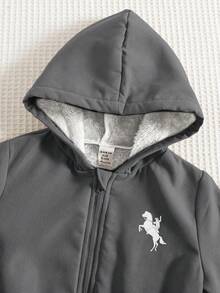 SHEIN 2件組男嬰保暖內裡刷毛加厚連帽小馬動物印花正肩冬季夾克與休閒運動基礎長褲套裝，適合冬季 - 灰色 - 查看 4