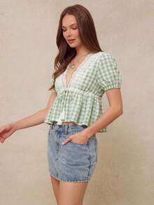 WESTFADE Gingham Plaid & Floral Lace V Neck Tassel Tie Front Short Puff Sleeve Ruffle Babydoll Top, School, Western, Female Country Look, Cowgirl, Rodeo - Green - View 4