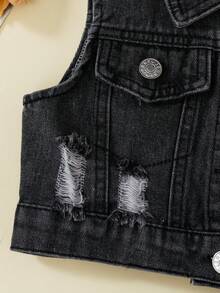 SHEIN 女童牛仔夾克，休閒街頭時尚設計，百搭風格，中洗藍色，基本鈕扣前開襟搭配口袋翻蓋裝飾，做舊雪花洗破洞效果，無袖短款牛仔夾克，柔軟舒適棉質牛仔布，適合外出、派對、學校、居家、通勤，2026夏季新品 - 黑色 - 查看 6